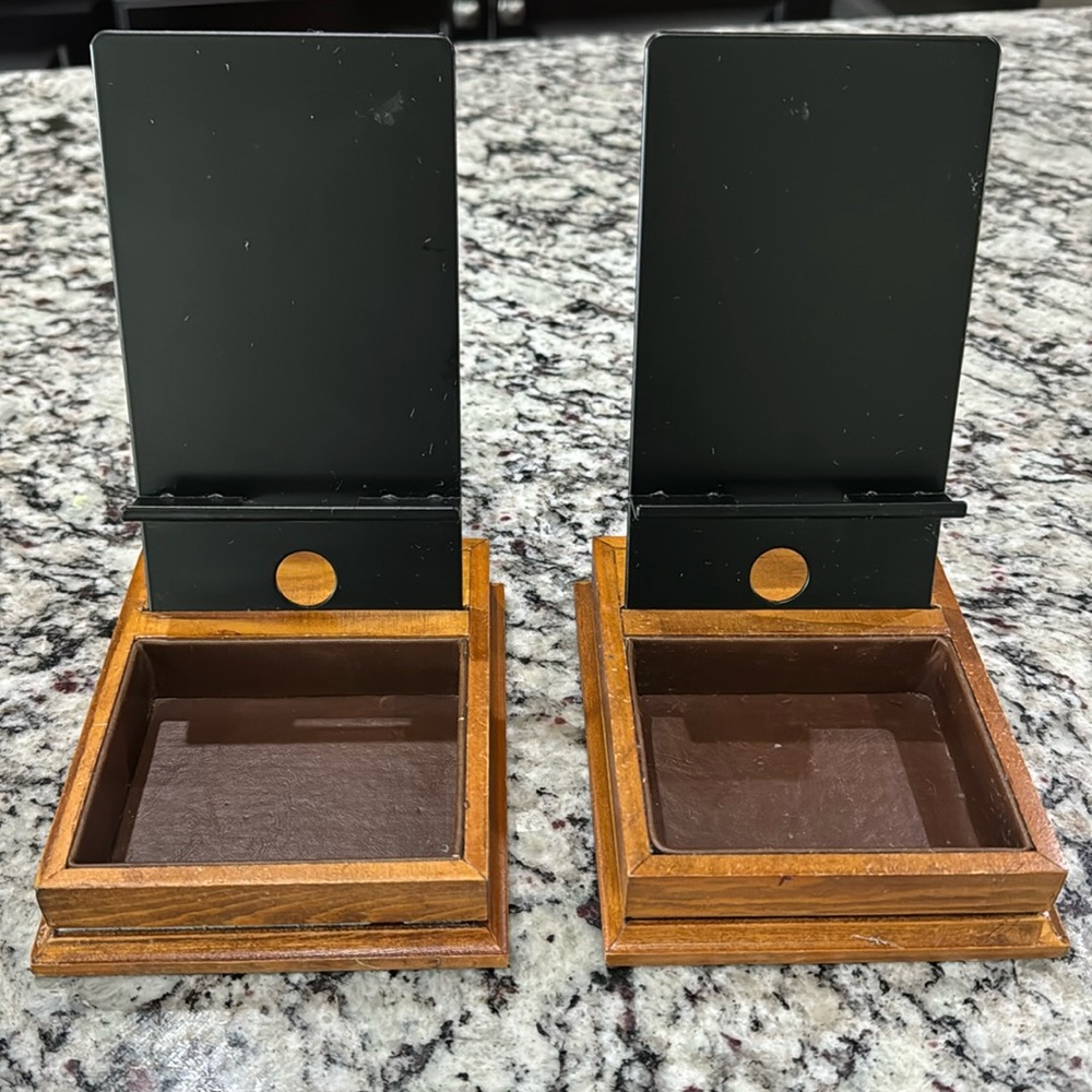 2 Cell phone holder with change tray